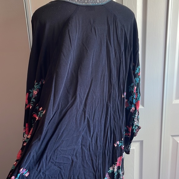 EUC Flying Tomato Floral Kimino Size M/L - Picture 8 of 10